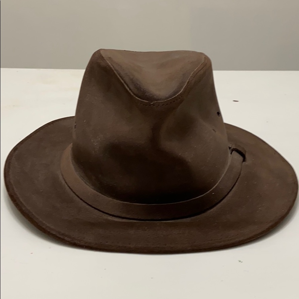Henschell hat co. Fedora. Brown suede. Sz L.